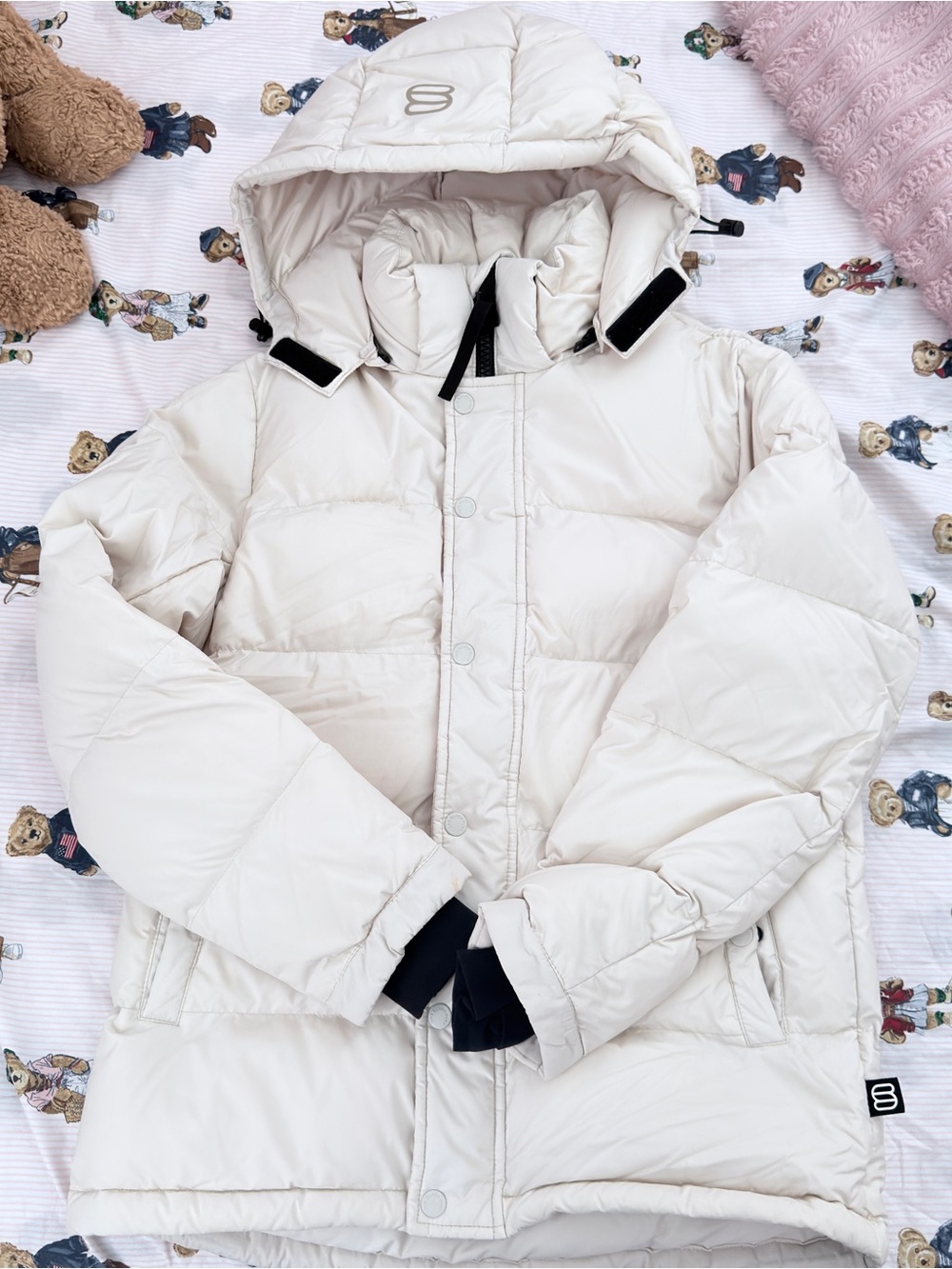 Aritzia Superpuff Jacket in Matte Pearl